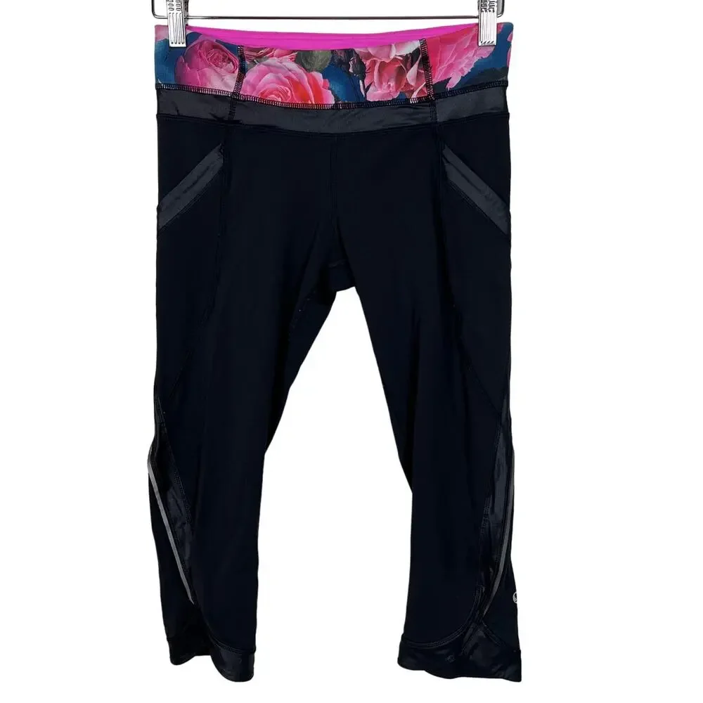 Lululemon Chase‎ Me Crop in Secret Garden Size 6